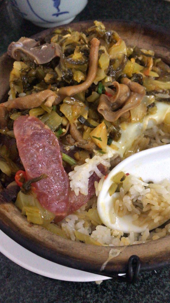 一记煲仔饭-鹅肠腊肠煲仔饭