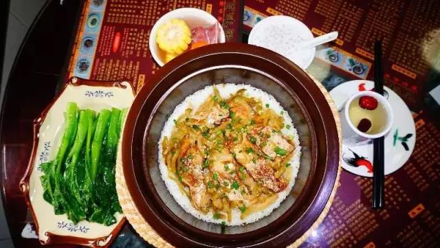 百味居-榨菜鱼腩饭