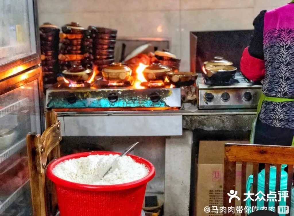 顺姐煲仔饭-厨房